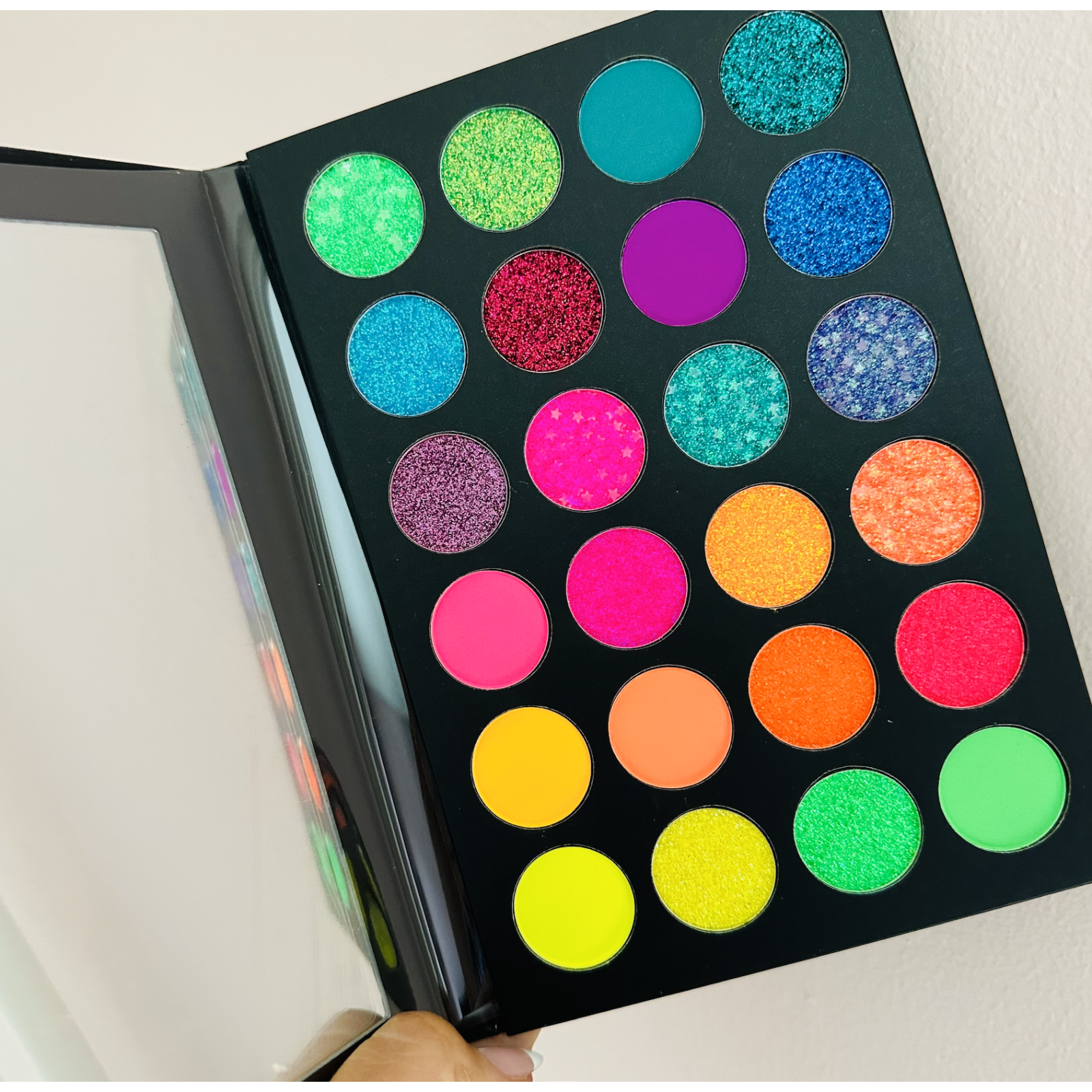 NEON UV STARDUST PRESSED PIGMENTS & GLITTER PALETTE