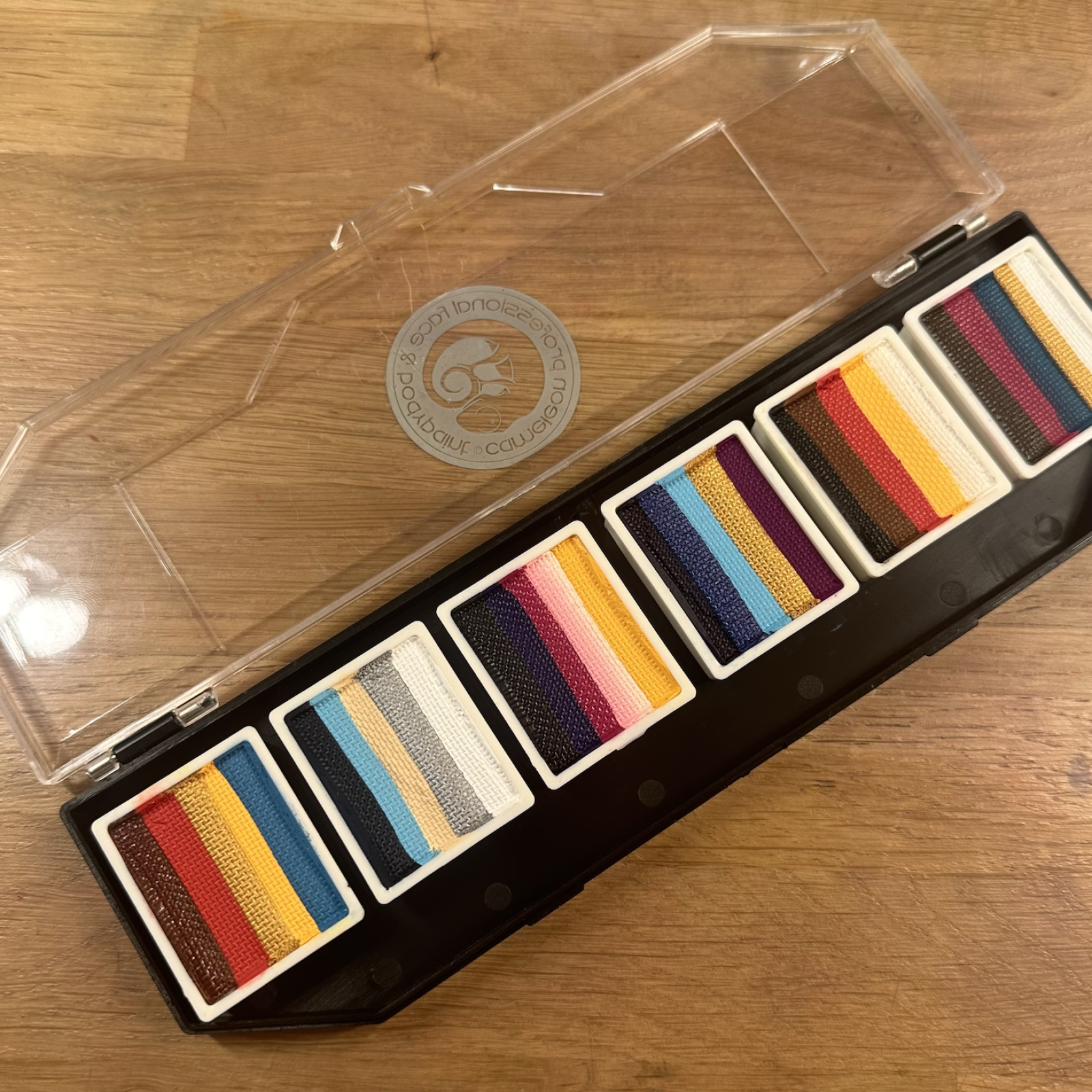CAMELEON | Glitz II Palette by Karen Huwen