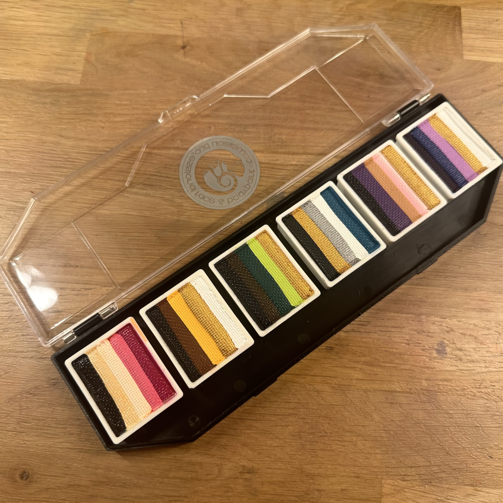 CAMELEON | Glitz I Palette by Karen Huwen