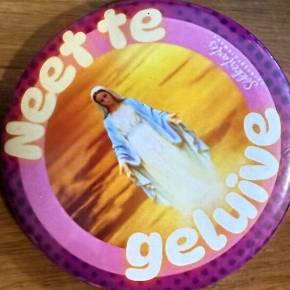 Sôkkertantes Button Neet te Geluive